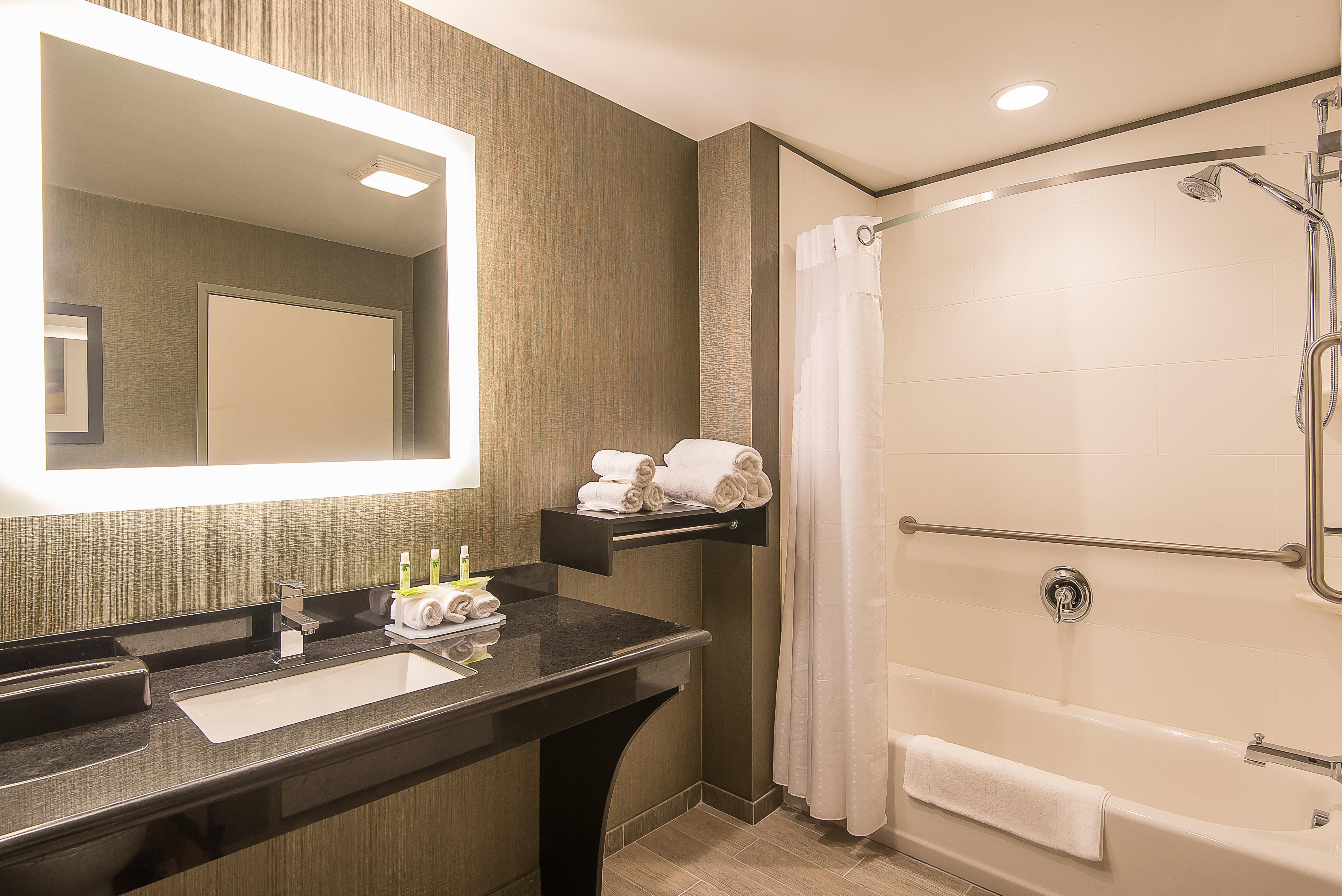 Holiday Inn Express & Suites Norwood, An Ihg Hotel Exterior photo