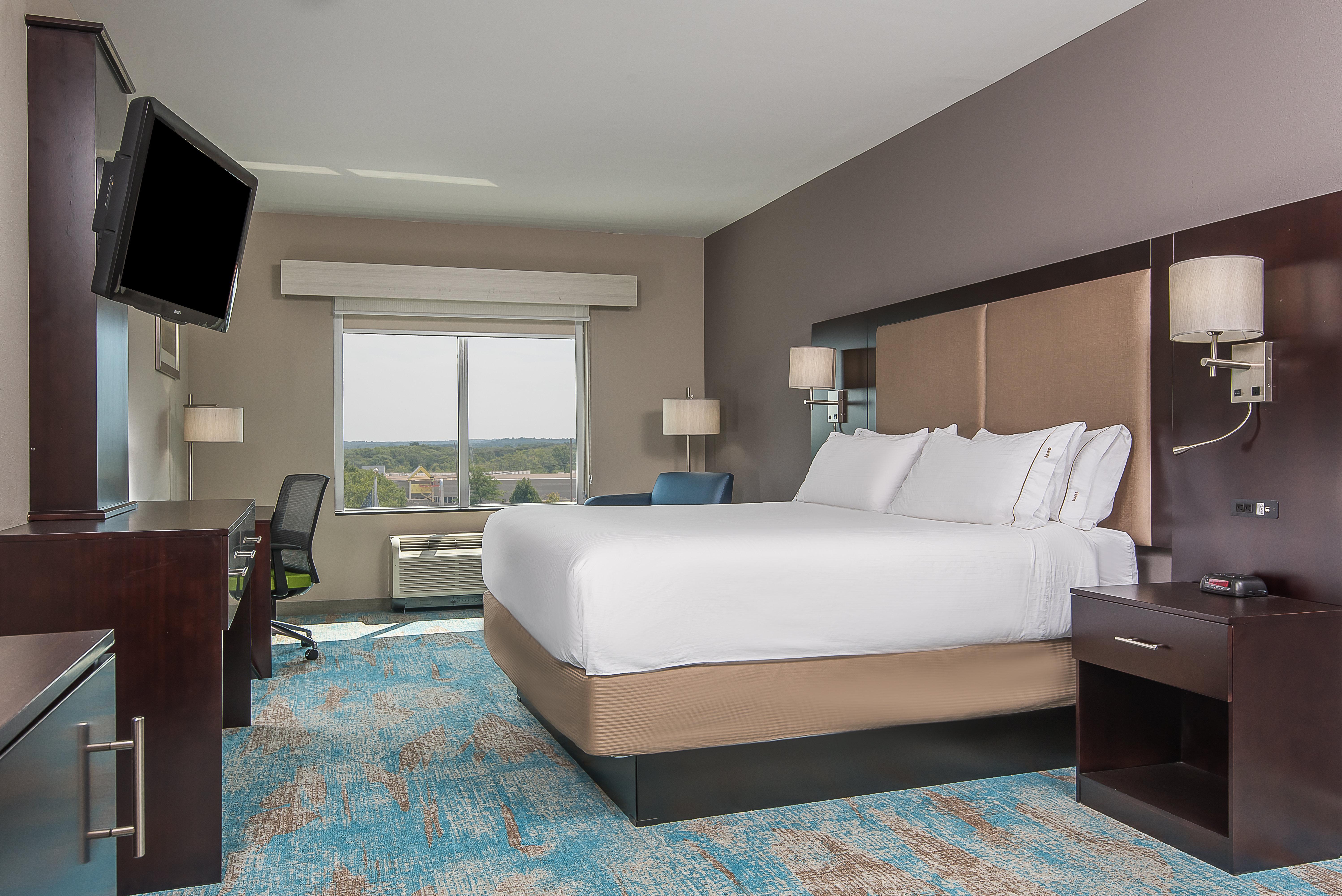 Holiday Inn Express & Suites Norwood, An Ihg Hotel Exterior photo
