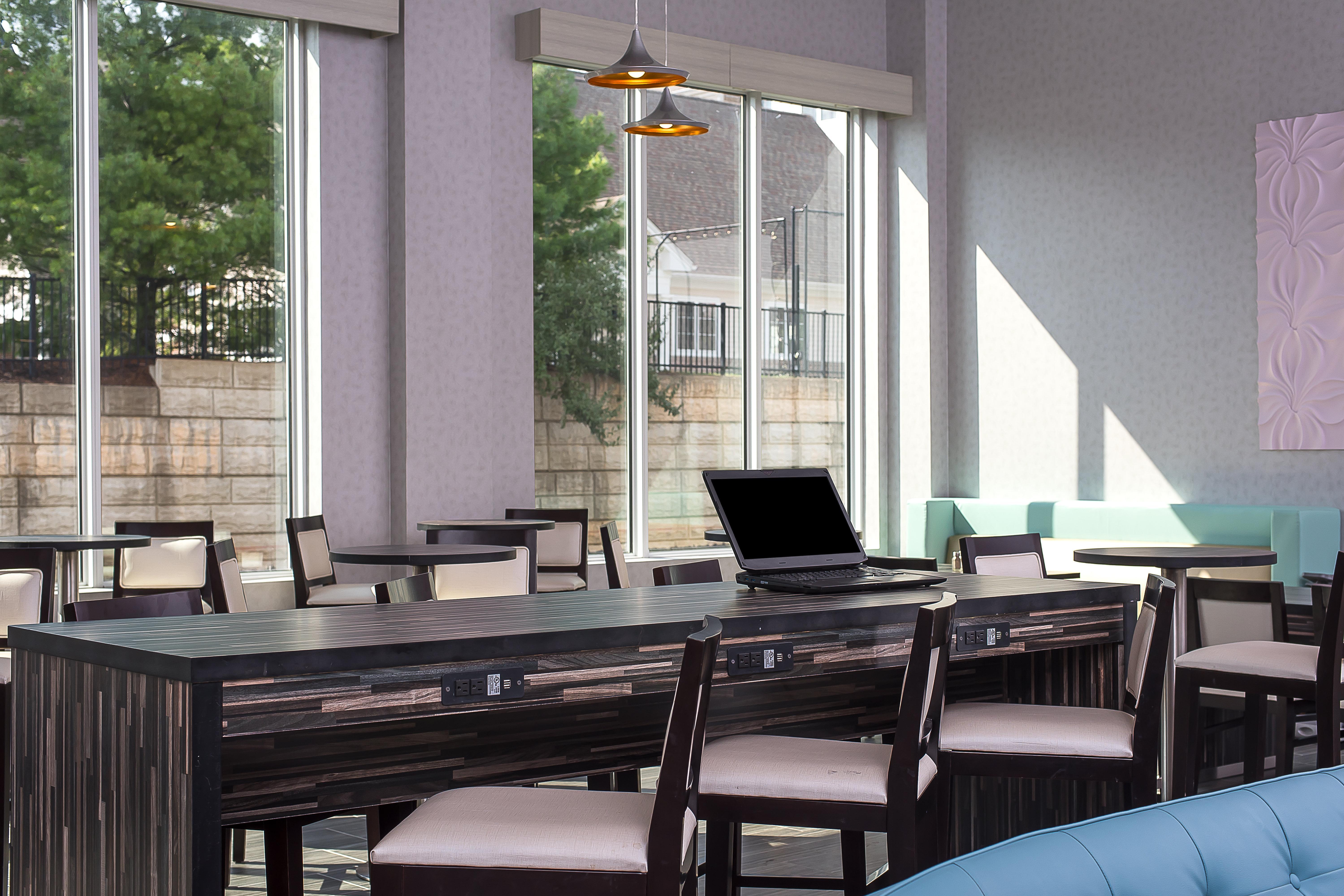 Holiday Inn Express & Suites Norwood, An Ihg Hotel Exterior photo