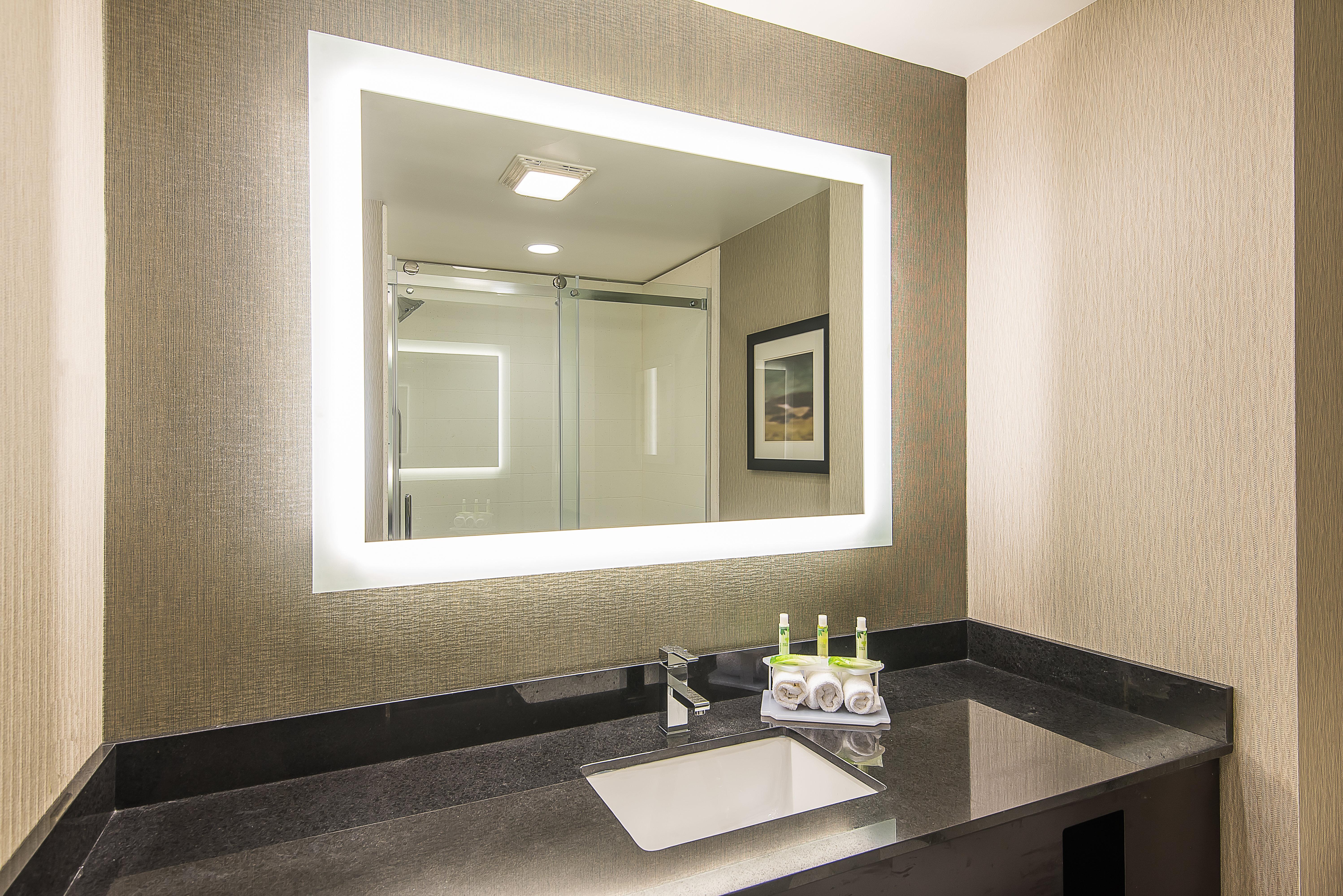 Holiday Inn Express & Suites Norwood, An Ihg Hotel Exterior photo