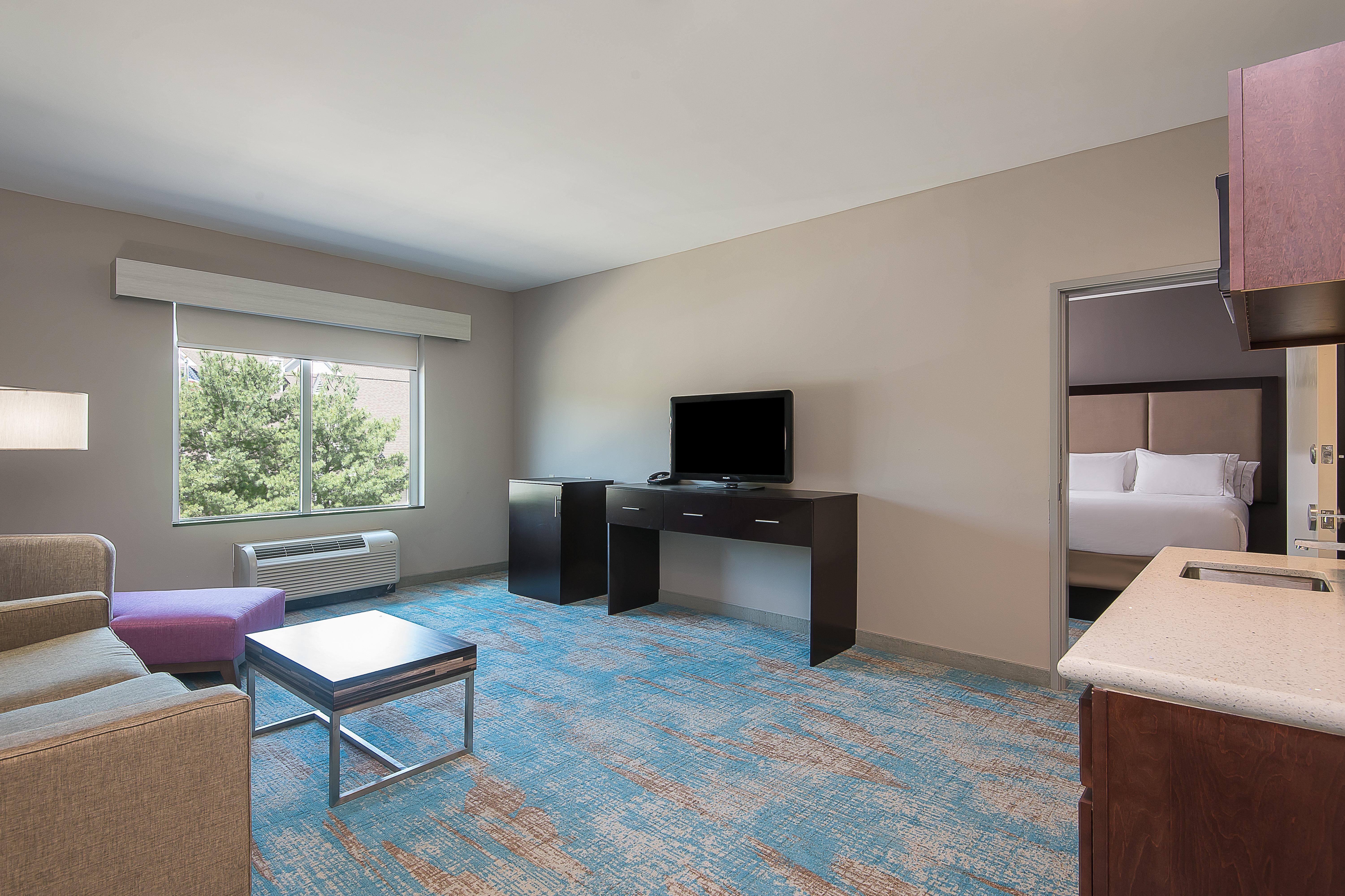 Holiday Inn Express & Suites Norwood, An Ihg Hotel Exterior photo