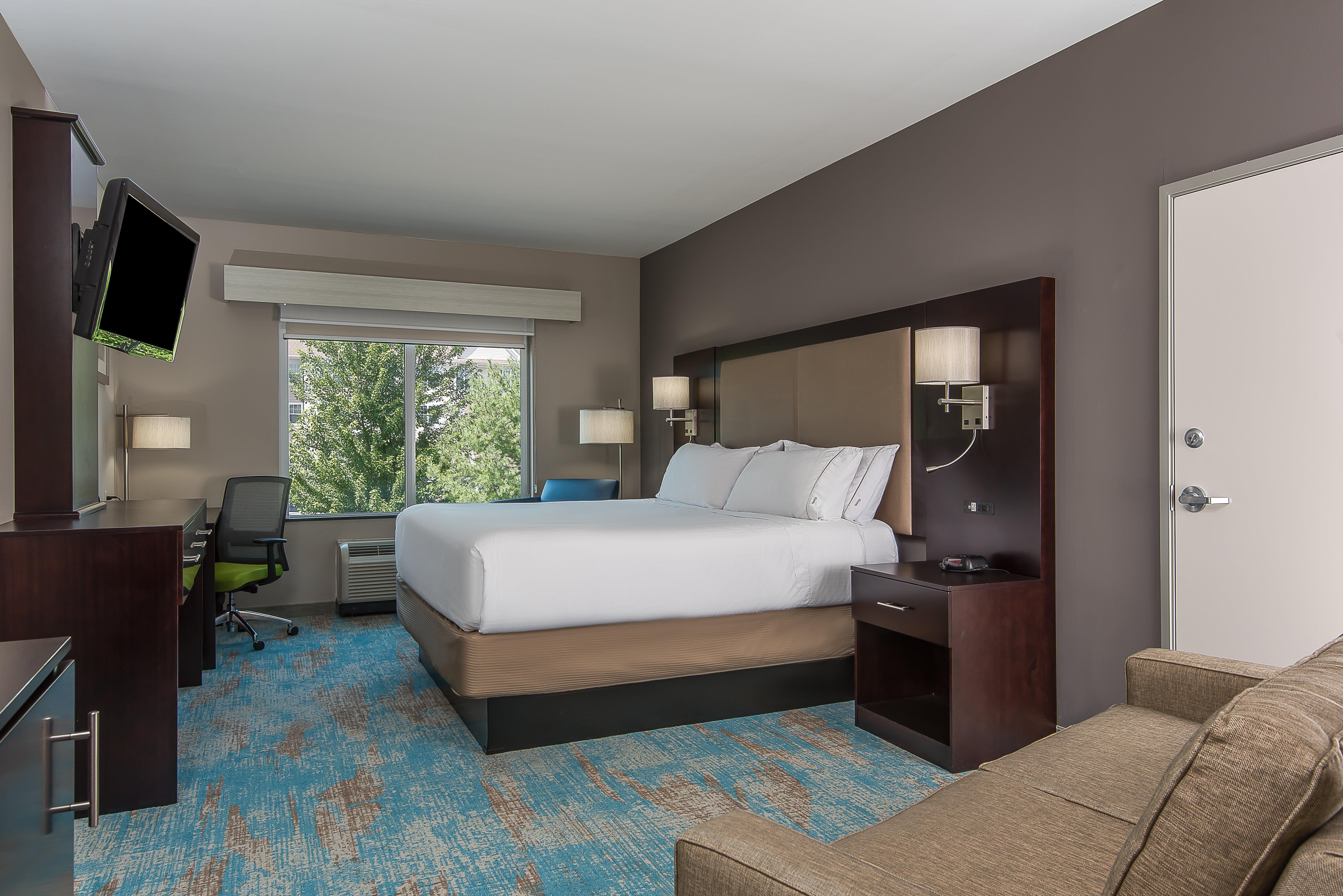 Holiday Inn Express & Suites Norwood, An Ihg Hotel Exterior photo