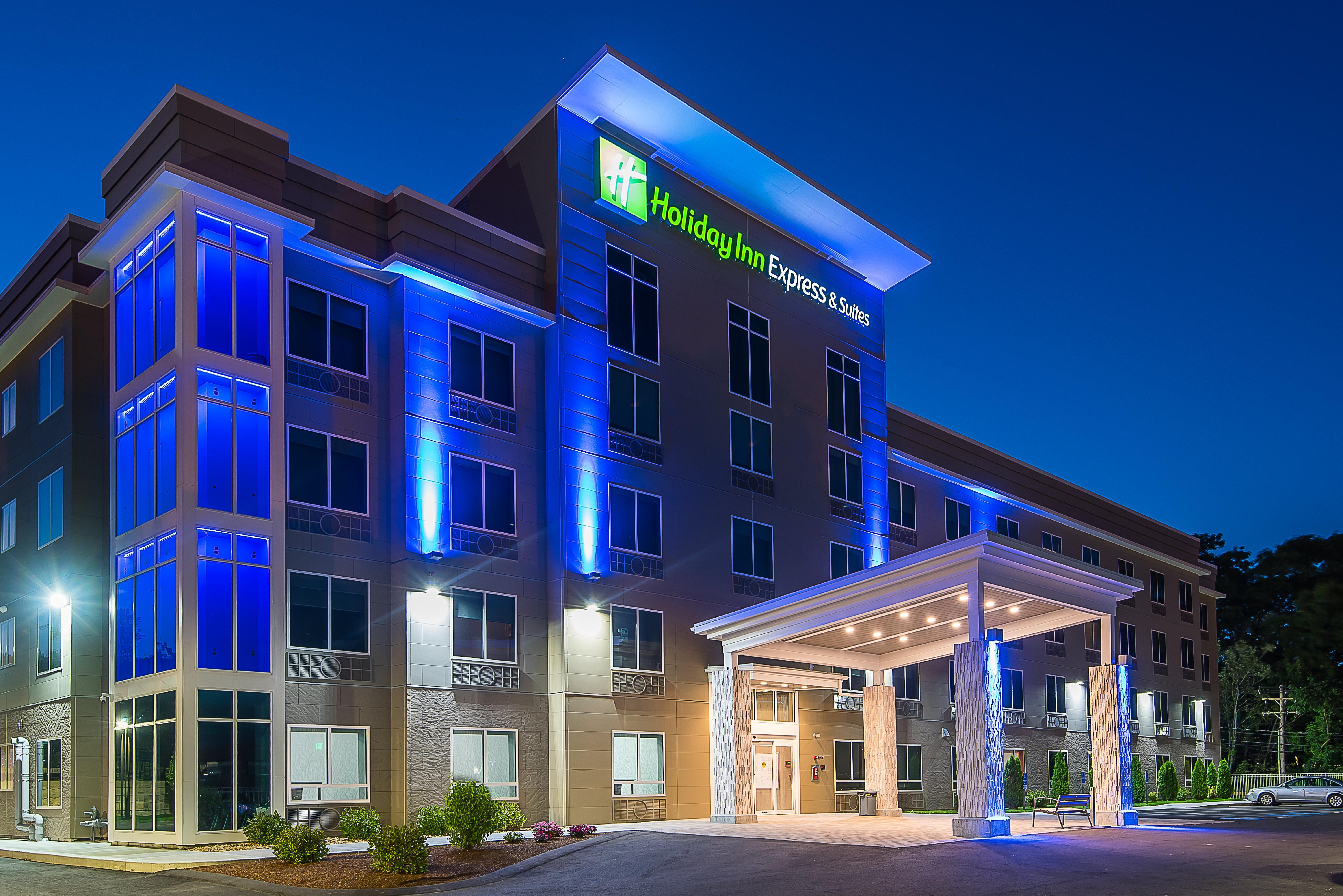 Holiday Inn Express & Suites Norwood, An Ihg Hotel Exterior photo